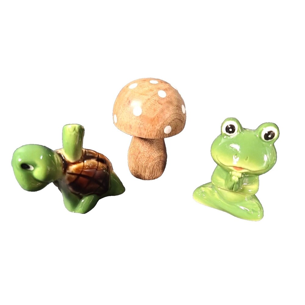 Cracker Barrel  Yoga Frog Turtle Salt Pepper Shakers Wooden Mushroom  Set Zen